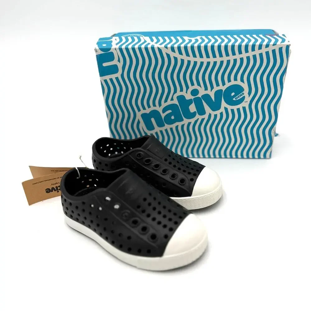 NEW Native Jefferson Child Shoes - Jiffy Black/Shell White - c6